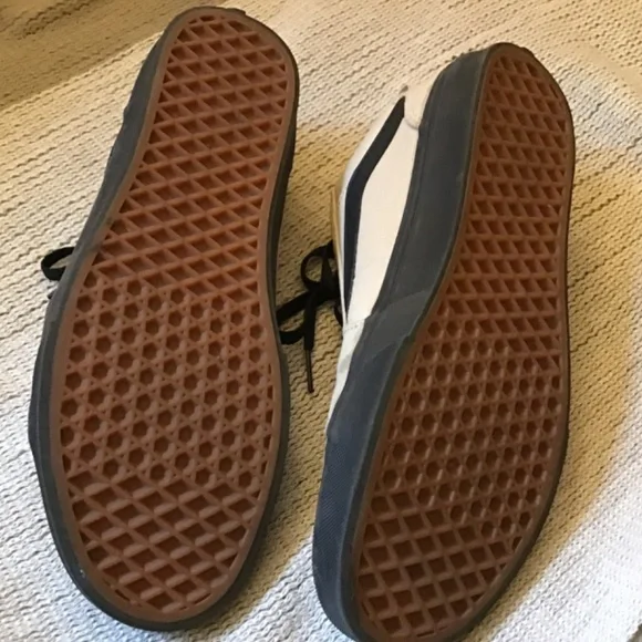 Men’s Vans size 10.5 - Picture 2 of 5
